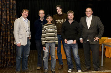 Vlnr: De la Parra (OGD), Van den Doel, Giri, Op den Kelder, Reinderman, Oranje (toernooi directeur)